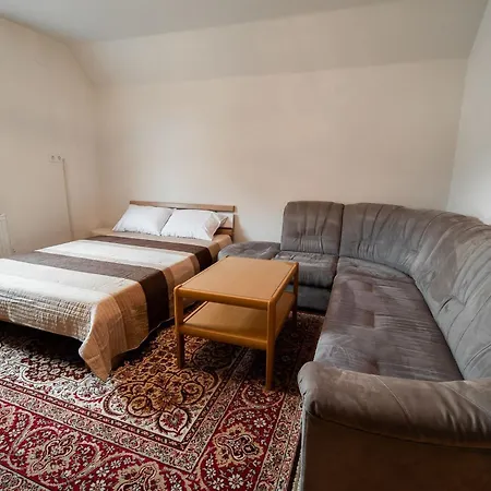 Apartment Quiet And Sunny With Balcony - Two Bedroom With Balcony *
