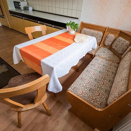 Quiet And Sunny With Balcony - Two Bedroom With Balcony