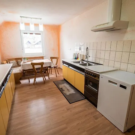 Quiet And Sunny With Balcony - Two Bedroom With Balcony *