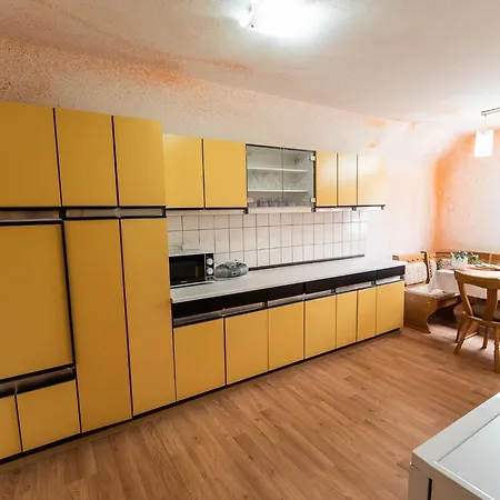 Quiet And Sunny With Balcony - Two Bedroom With Balcony Podnart