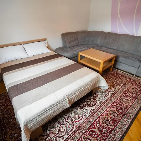 Quiet And Sunny With Balcony - Two Bedroom With Balcony Podnart