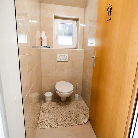 Quiet And Sunny With Balcony - Two Bedroom With Balcony Podnart