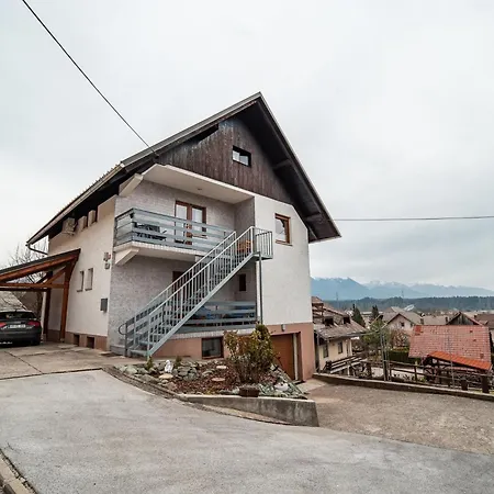 Quiet And Sunny With Balcony - Two Bedroom With Balcony Apartment *