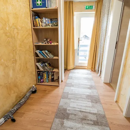 Quiet And Sunny With Balcony - Two Bedroom With Balcony Apartment *
