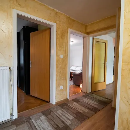 Quiet And Sunny With Balcony - Two Bedroom With Balcony * Podnart